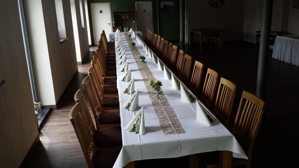 Hohennauen Pension Am Dorfanger מראה חיצוני תמונה